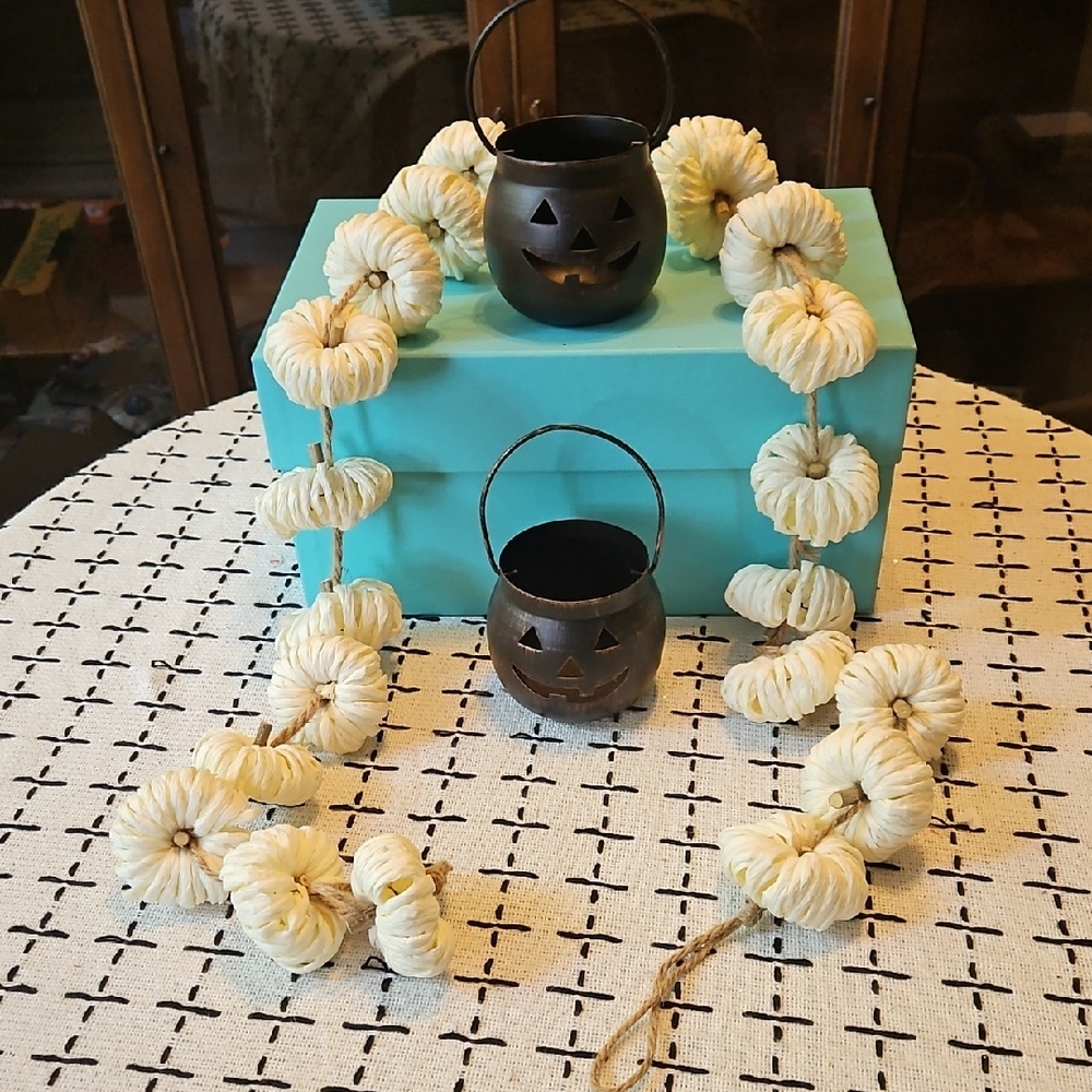 SHOP ENDS 12/30 Rustic White Pumpkin Garland with Black Jack-O'-Lantern Buckets